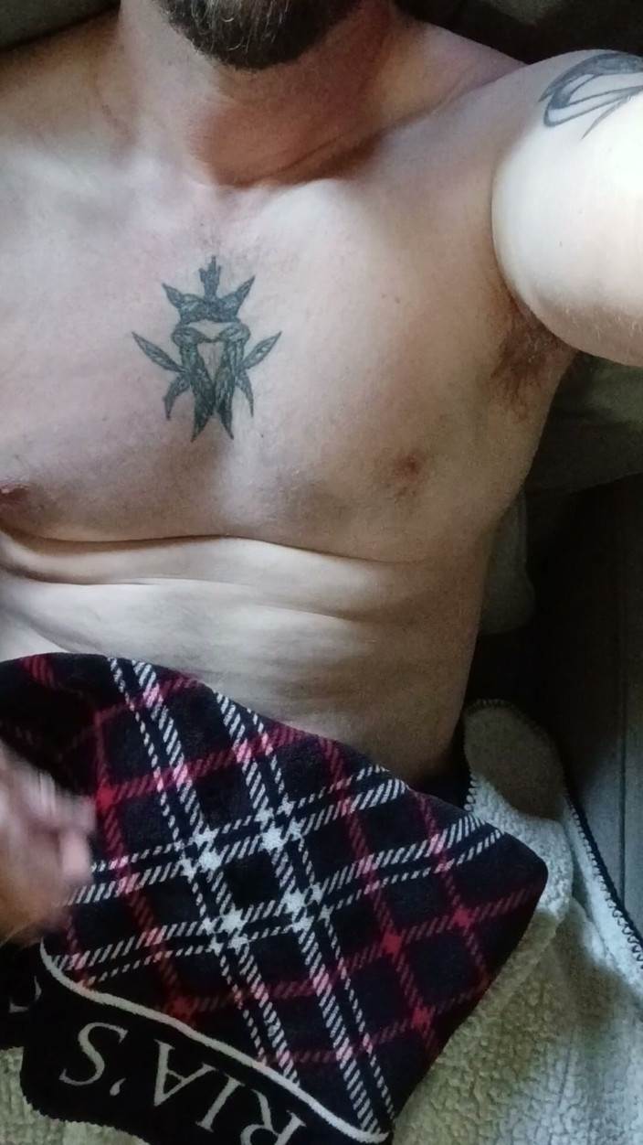 Themilkman618: Vyhonění mé bwc bez košile s dekou Victoria Secret
