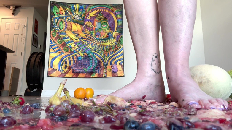 Peppermint Giantess: Taglia 16 la schiaccia del piede con il frutto da 67 dea