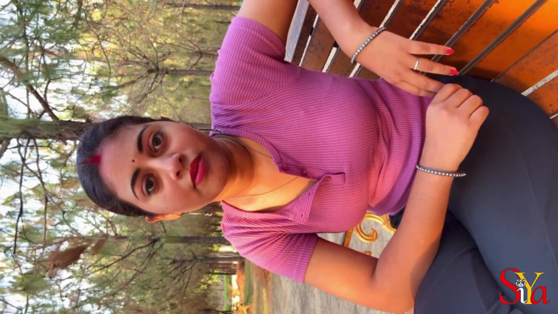 Vicky Siya: Une bhabhi indienne baise avec son ex-copain après longtemps