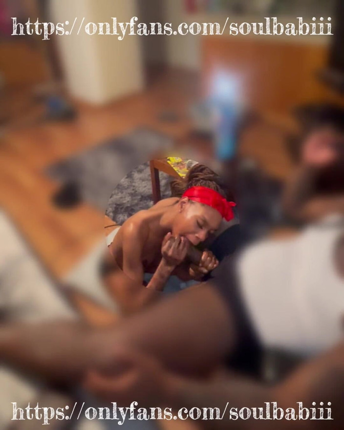 Soul Babiii: Laat me je lul zuigen voordat je je dag begint,...