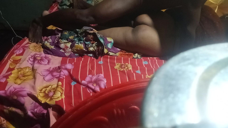 Mombd: Sex dur și anal cu iubita frumoasă din Bangladesh futându-se în casă