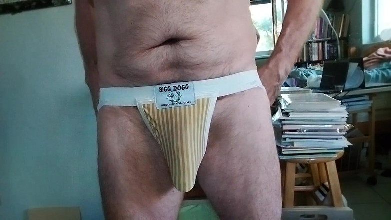 Hairyartist: Daniel se torna meu brinquedo 3