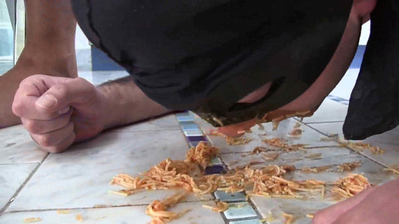 Foot Girls: Ébano ordenó spaghetti