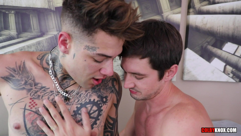 Colby Knox: Colby Chambers îl fute pe Mickey Taylor -fără prezervativ-