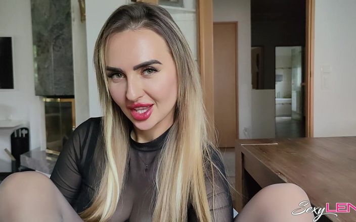 Goddess Lena: Footjob trong vớ màu xám