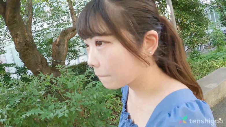 Tenshigao: 알몸으로 섹스하기 위해 우리에게 오는 일본 주부 Asami Wakana