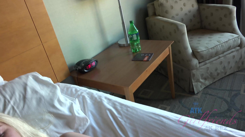 ATK Fans (Girlfriends): Vacanță virtuală la Las Vegas cu Sophie Sativa 3/3