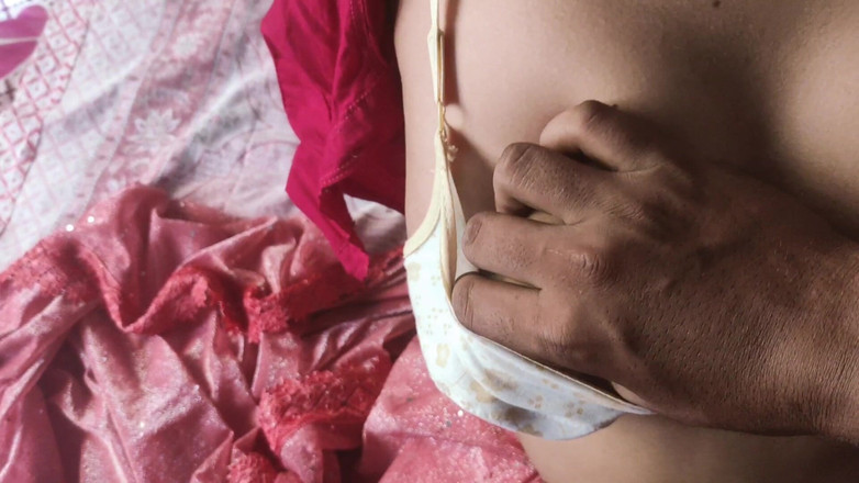 Lovely Dipti: Schöne dipti gibt blowjob, zieht sich rosa sari aus, zeigt...