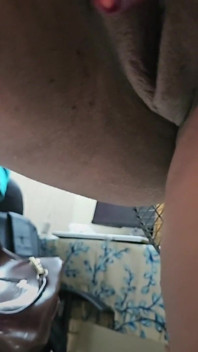 MILF panas India menghisap batang teman lelaki dan menunggang pada cuckoldnya