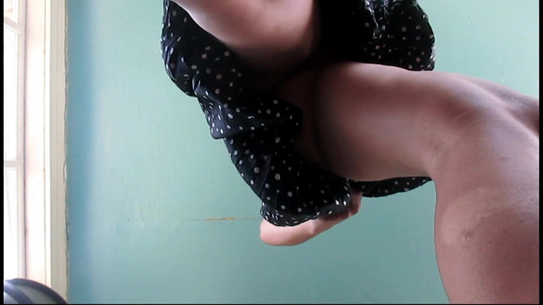 Sweet beauty: Look what's under my skirt