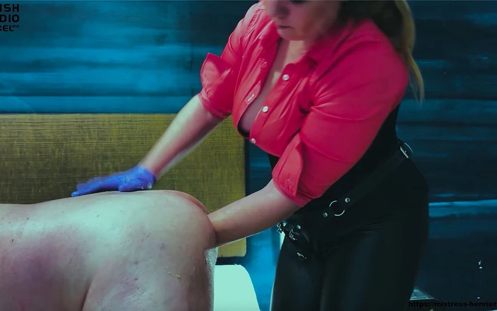 Mistress Henriette: Cuckolds djupa anal (upp till armbågen)