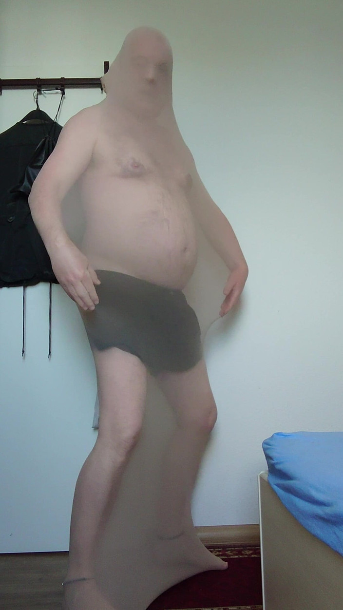 Carmen_Nylonjunge: Carmen Nylonjunge tenta meia-calça para corpo completo