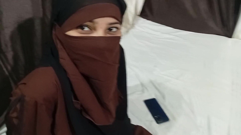 Dearshivani: Saftig fitta av en vacker muslimsk tjej, jag har aldrig...