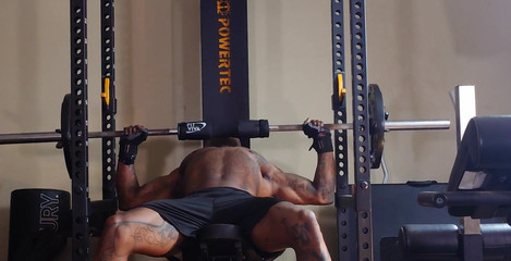 Hallelujah Johnson: Vzdorové cvičení dospělých by se mělo akumulovat 2 hodiny a 30 minut (150...