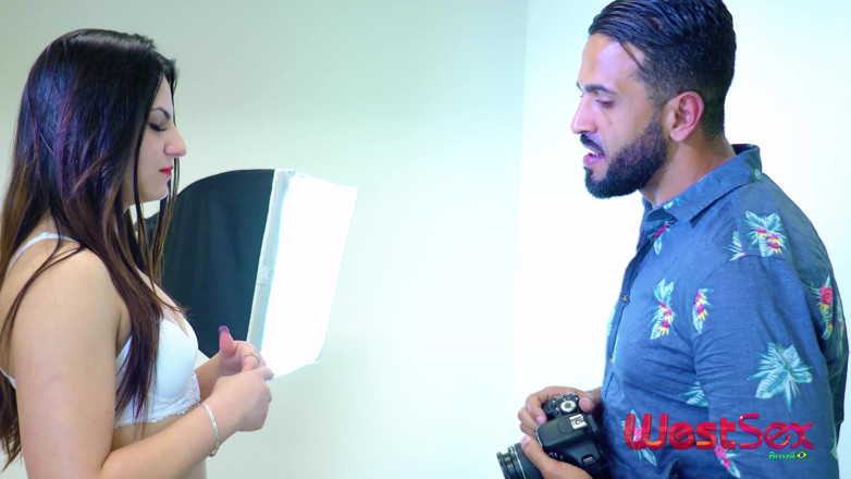Sun7: Come puoi resistere a una ragazza bianca birichina che ama...
