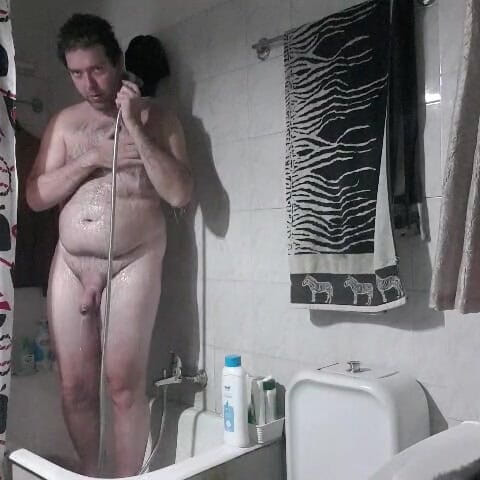 Mirko2589: I Take a Shower