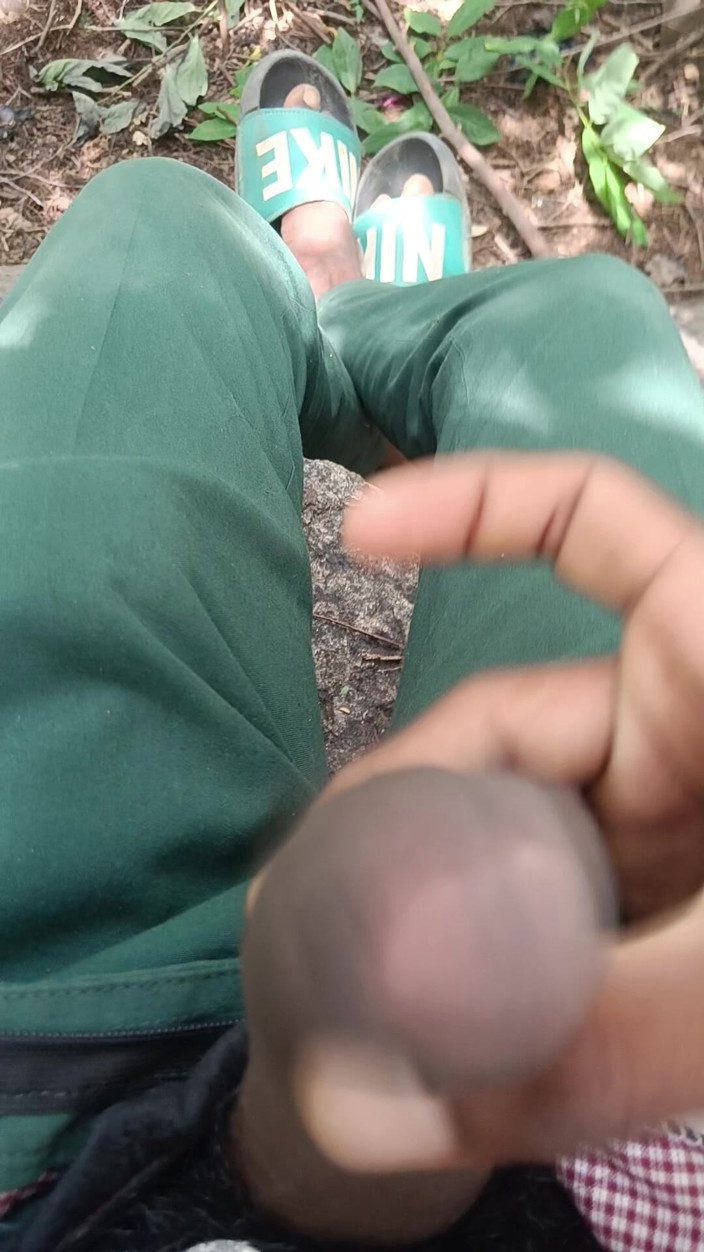 AURA THINGS: Piscio bollente sborra veloce un grande cazzo nero caldo