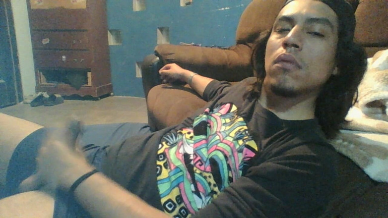 AlexAlejandro13: Agarrame junto a la gorra, hazme tuya