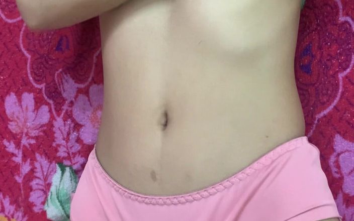 Komal sexy studio: आंखों और होंठों के माध्यम से कैप्चर किया गया मूक प्रलोभन केवल आपके लिए था
