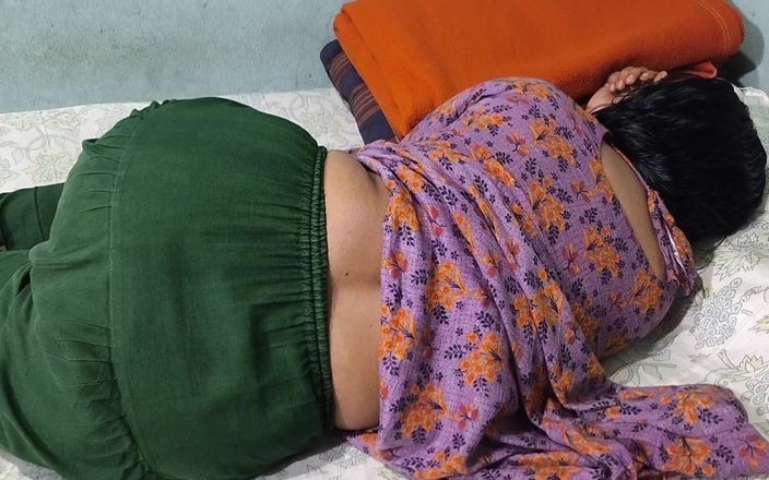 SAFI TV: Une tatie du village se fait baiser pour la première...