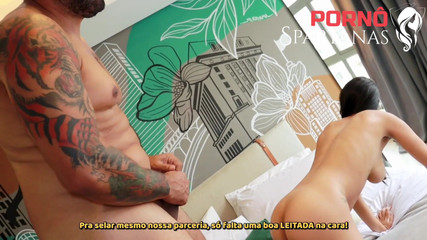 Porno Spartanas: Pouliční prodavač líže zadek sexy děvce