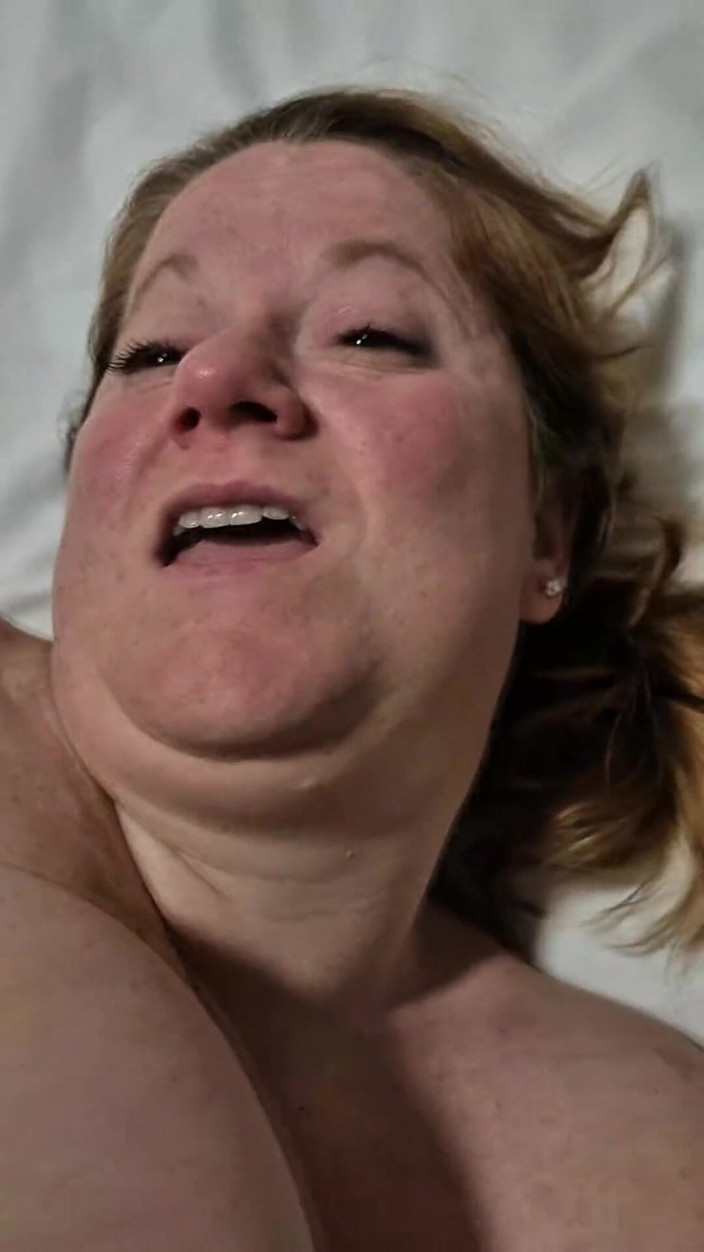 Lola38g: Lulu robi niechlujny anal bez siodełka