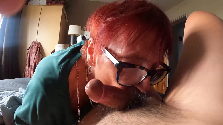 KandS1234: Lamiendo y provocando su polla dura