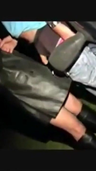 Süper Orta Yaşlı Seksi Kadın Otoparkta Sikişiyor
