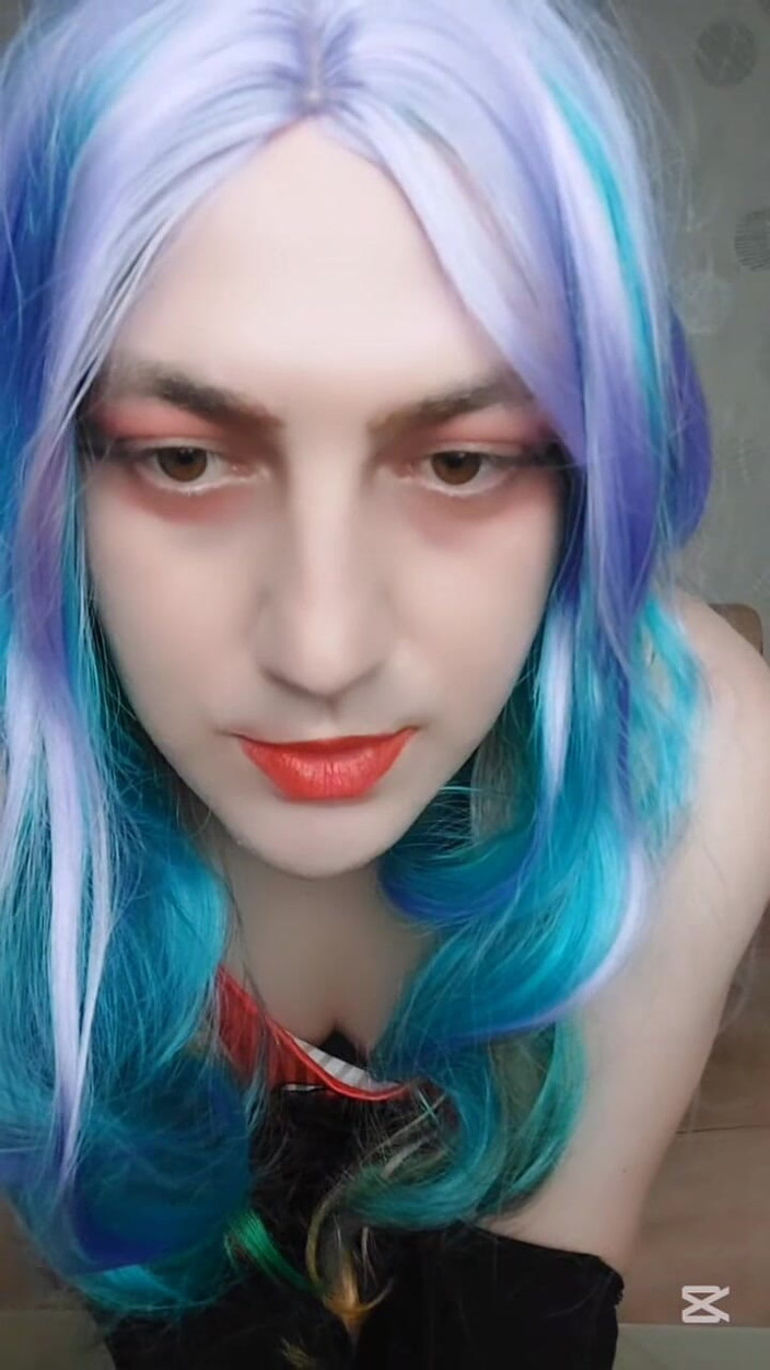 Kitty_Cross: Crossdresser kitty si cewek imut rambut pirang dengan pantat bahenol...