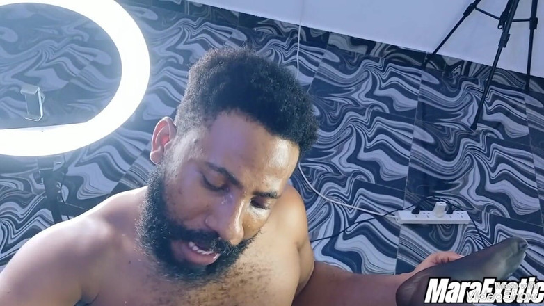 Mara Exotic: Explosiv sprutande orgasm och gyllene duschar | Blötläggande fitta och stor...