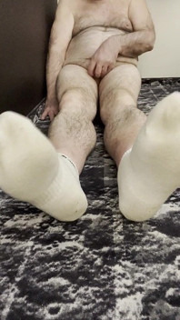 Trainer Karl Feet, weiße socken und nackte eier [5834]