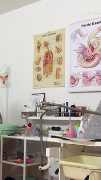Madura Ginecólogo - imágenes de la cámara de una mujer madura, examen ginecológico + riego vaginal
