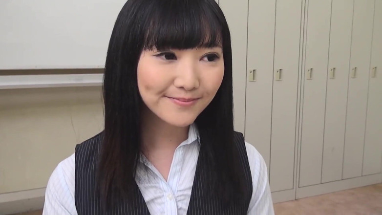 JAPAN IN LOVE: Японская сцена в нижнем белье - 4 Японская секретарша Yui Watanabe наслаждается камшотом ее волосатой киски в офисе