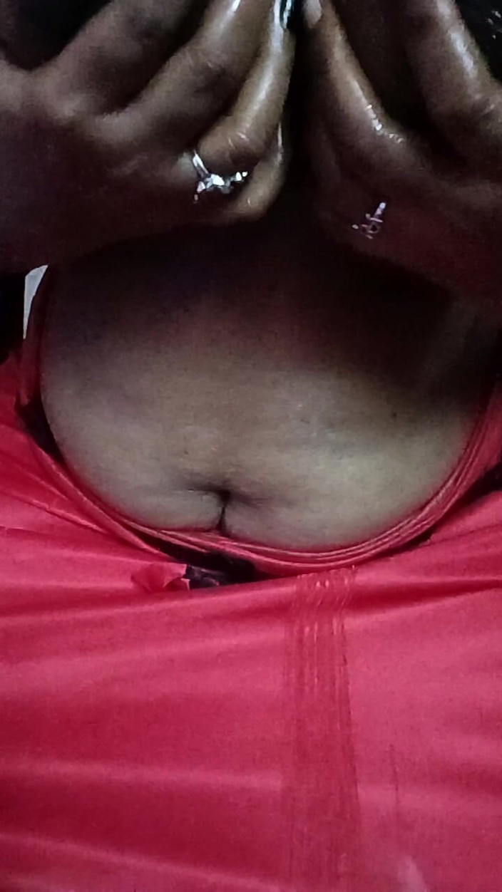 Tamil_rathi: Bobbs xoa bóp dầu