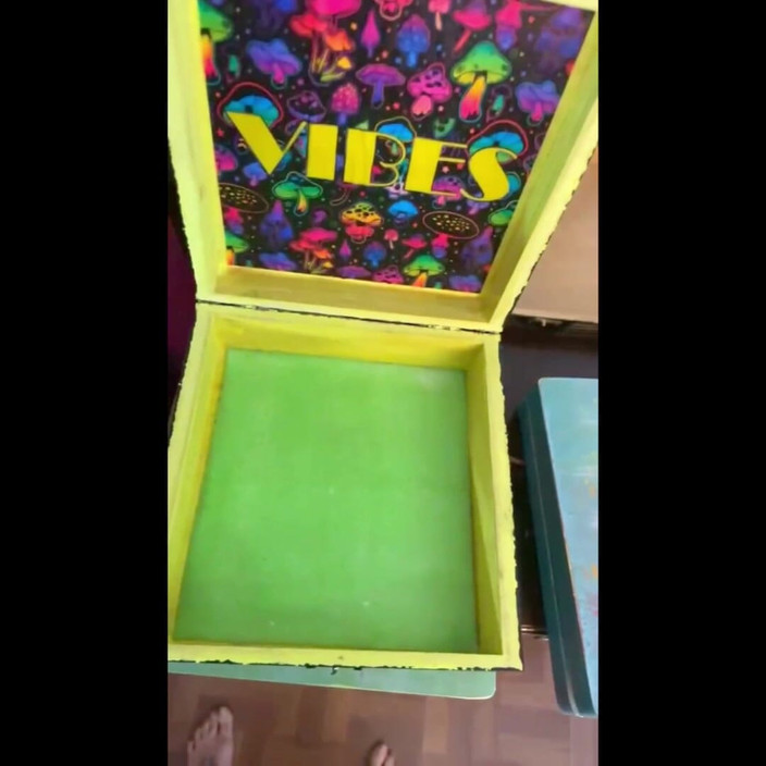 Suzy Wylde: 예술가인 수지 와일드