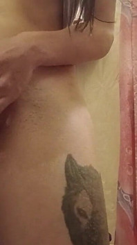 Kimse lezbiyen olduğumu bilsin diye banyo kapısını kilitledim