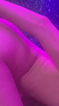 青少年Twwink乱搞假阳具深