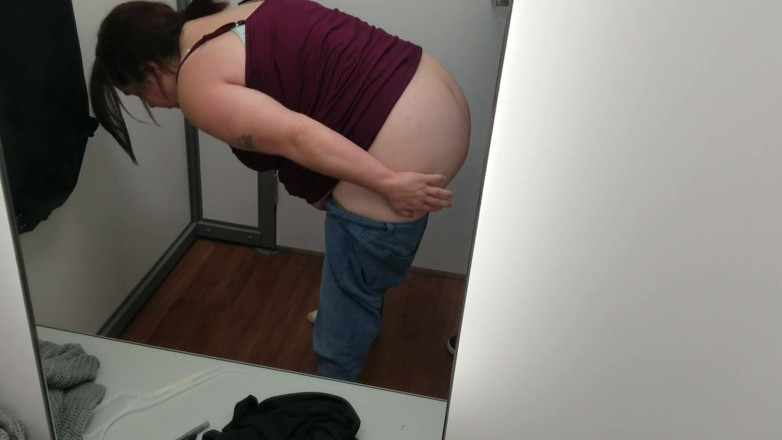 SexyNEBBW: Seksi iri güzel kadın teşhirci dizisi bölüm 2 - soyunma odası