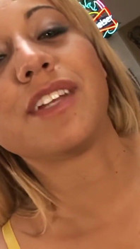 Jasmine Tame Liebt Es, Es Zu Lutschen Und Mit Feierlicher Intensität Sperma Hinein Zu Bekommen