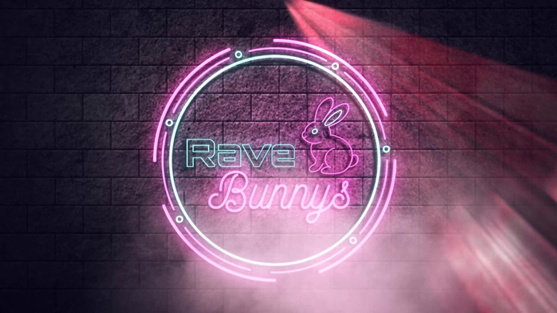 Rave Bunnys: Roztleskávačka Kait roztáhne nohy a je ošukaná do kundičky!