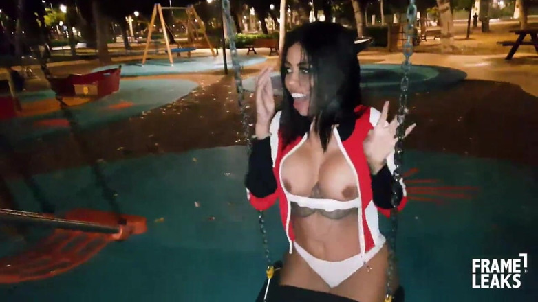 Pinko Club: Nacho Vidal buggers Canela Skin dalam pita seks peribadi