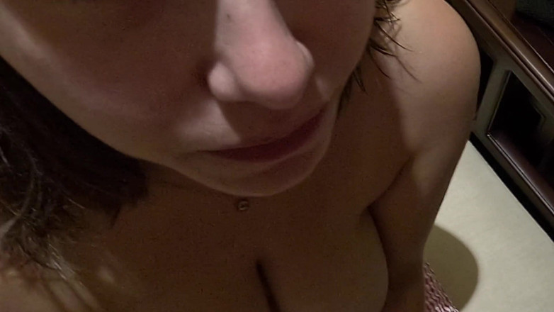 Chu-Chubi: La ragazza amatoriale ama i pompini e ingoia ogni goccia...