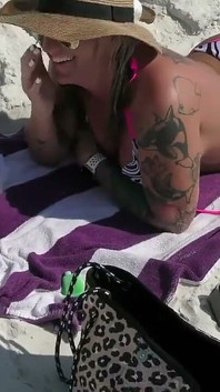 Aku suka banget ngentot kontol ngacengku seharian di pantai
