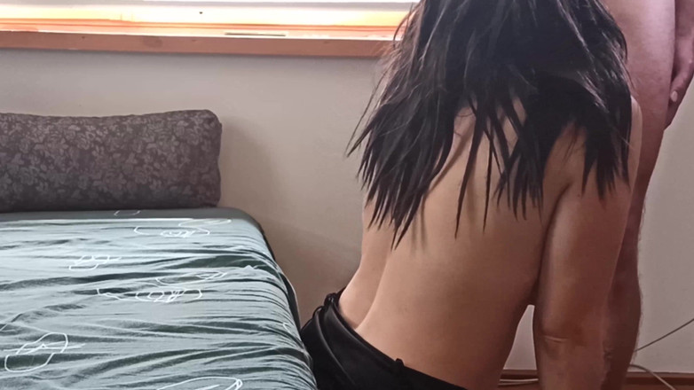 Farfalla wifeshare: Evli kadın misafire ve kocasına çifte sakso çekiyor. Üçlü. Tam sahne. Ep 22633