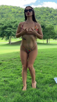 Ryzykowna Zewnętrzna Fontanna Sikająca Z Cipką Bikini