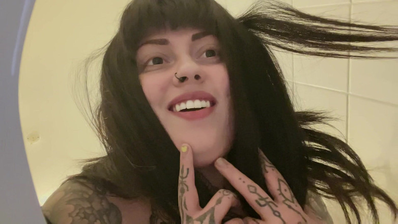 Miss Valentina: Туалет мачухи