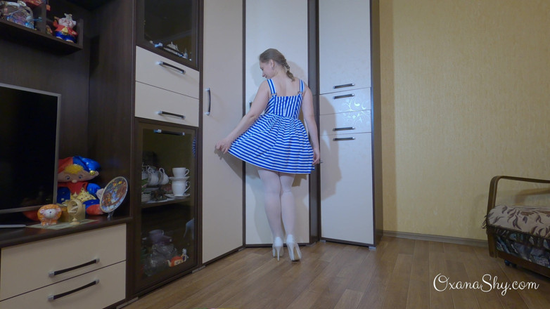 MILF Oxana: Regarder le fétiche, bas, talons et plug anal