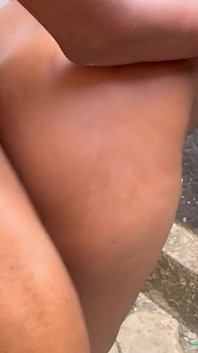Ela só quer o teste do meu pau africano