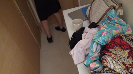 Souzan Halabi: 阿尔及利亚女仆与新客户的第一天