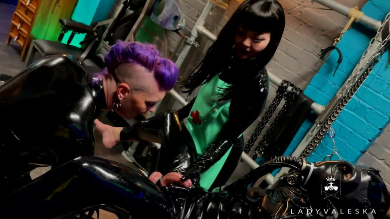 Lady Valeska: Fisting and edging their gimp